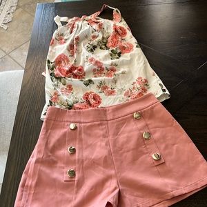 Women’s floral top and cute matching BNWOT shorts size XL